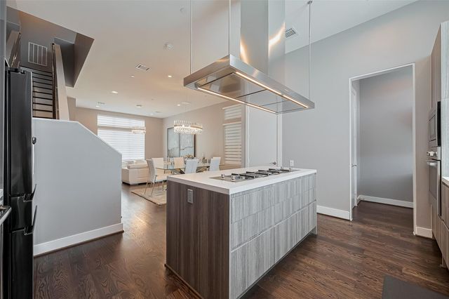 5919 E Post Oak Lane, Houston, TX 77055