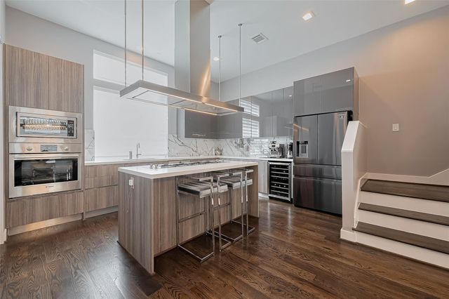 5919 E Post Oak Lane, Houston, TX 77055