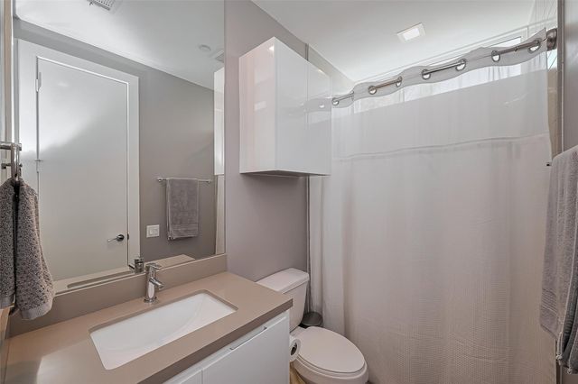 5919 E Post Oak Lane, Houston, TX 77055