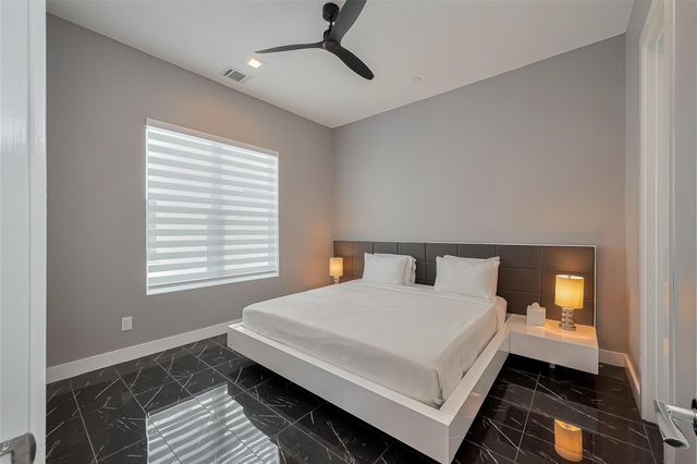 5919 E Post Oak Lane, Houston, TX 77055