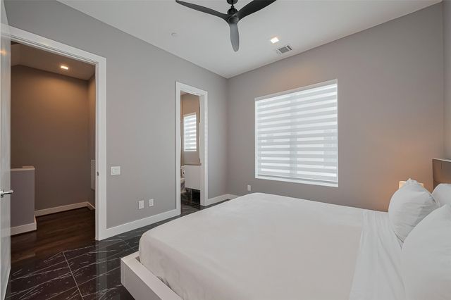 5919 E Post Oak Lane, Houston, TX 77055