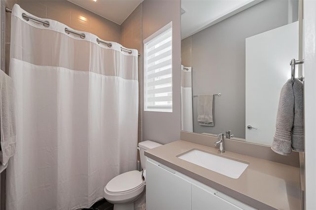 5919 E Post Oak Lane, Houston, TX 77055