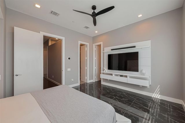 5919 E Post Oak Lane, Houston, TX 77055