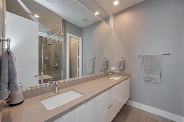 5919 E Post Oak Lane, Houston, TX 77055