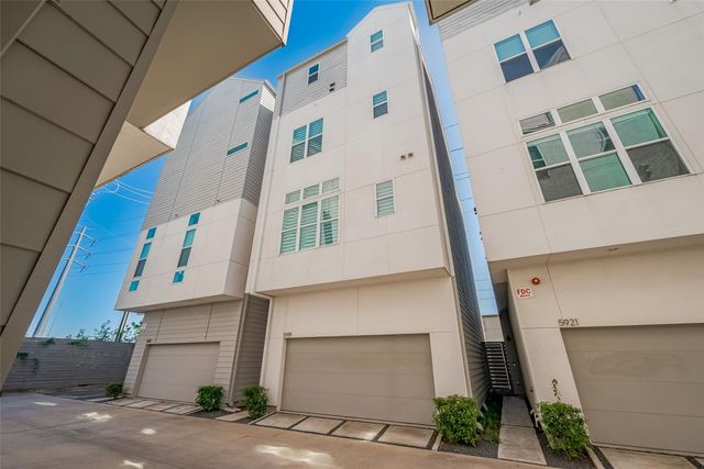 5919 E Post Oak Lane, Houston, TX 77055