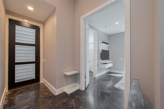 5919 E Post Oak Lane, Houston, TX 77055