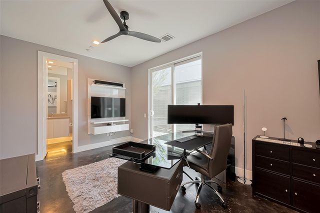 5919 E Post Oak Lane, Houston, TX 77055