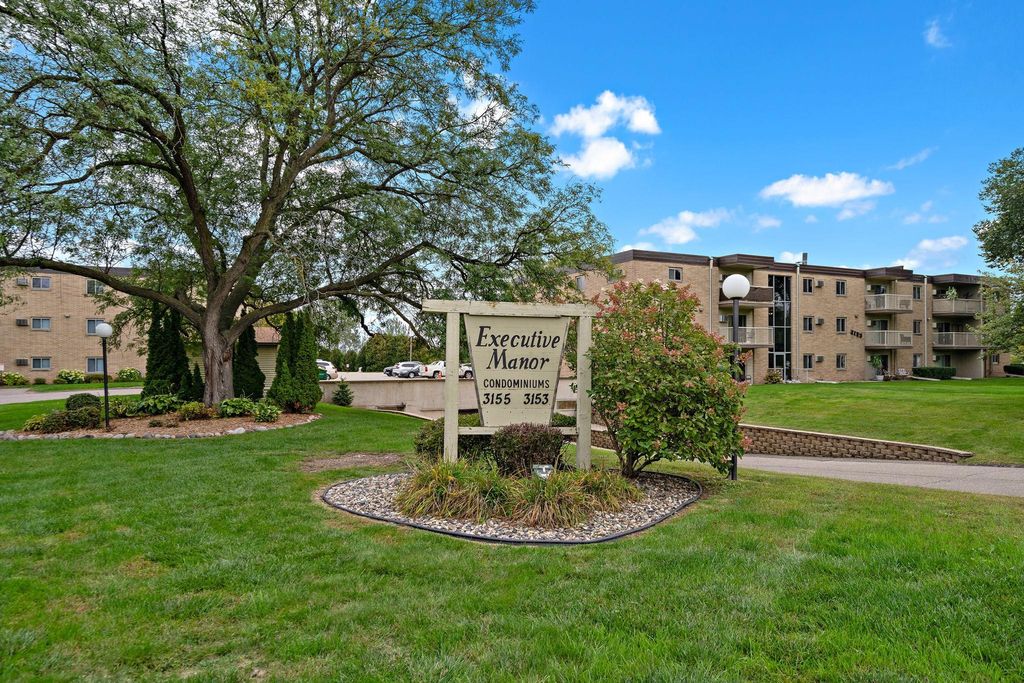 3155 Old Highway 8 304, Roseville, MN 55418 — exterior