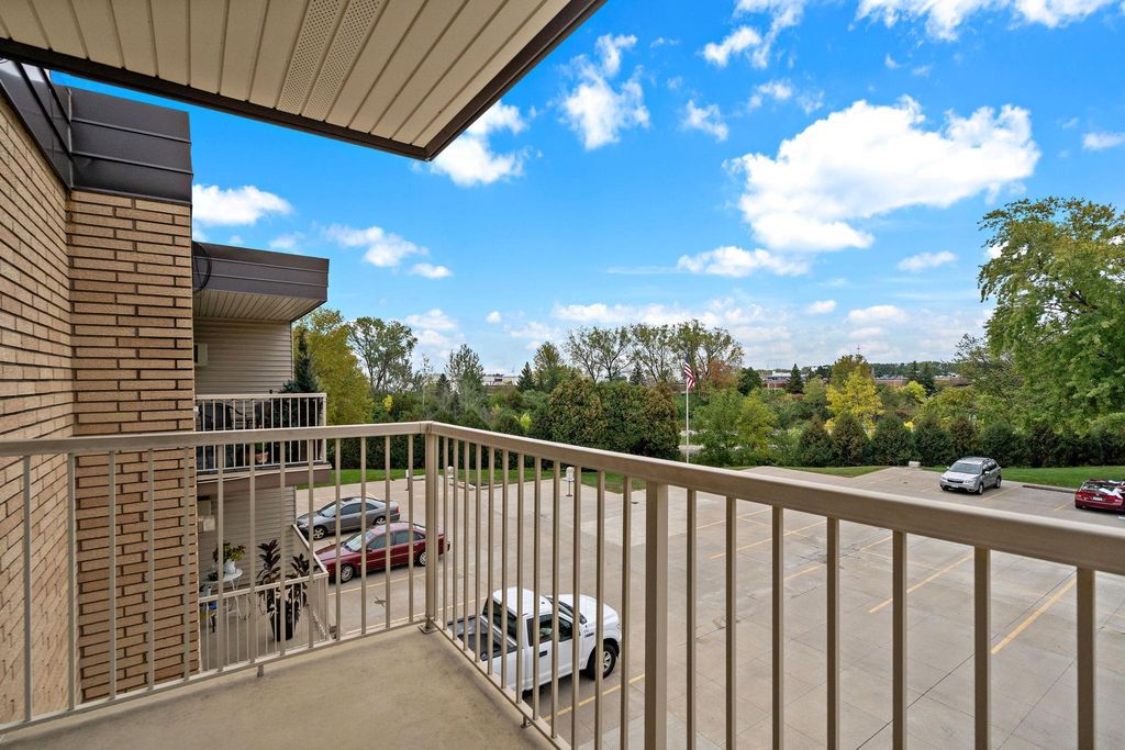 3155 Old Highway 8 304, Roseville, MN 55418 — photo 4