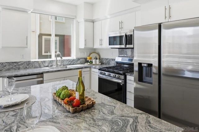 214 Antoni Gln 710, Escondido, CA 92025