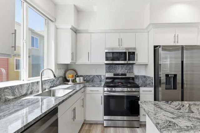 214 Antoni Gln 710, Escondido, CA 92025