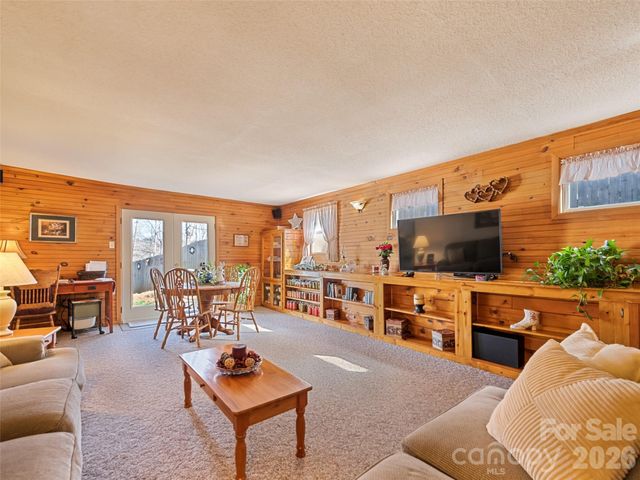 136 Peaceful Valley Drive, Leicester, NC 28748
