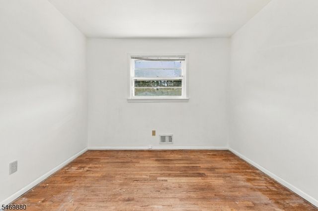 75 Tammy Pl, Woodbridge Twp., NJ 08830