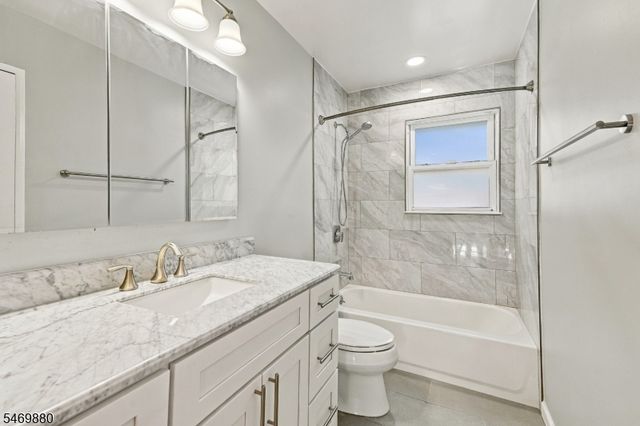 75 Tammy Pl, Woodbridge Twp., NJ 08830