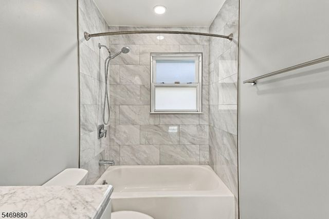 75 Tammy Pl, Woodbridge Twp., NJ 08830
