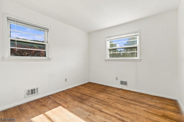 75 Tammy Pl, Woodbridge Twp., NJ 08830