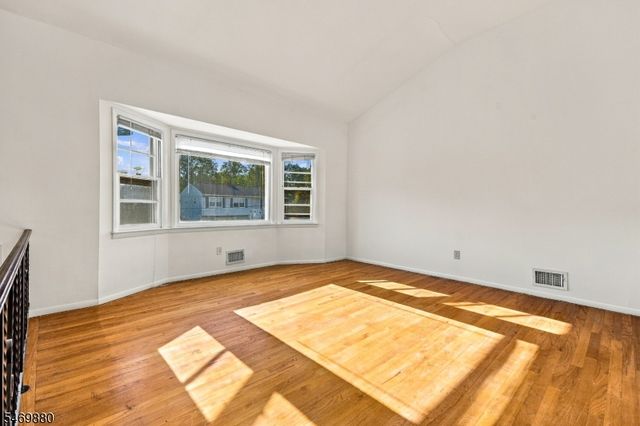 75 Tammy Pl, Woodbridge Twp., NJ 08830