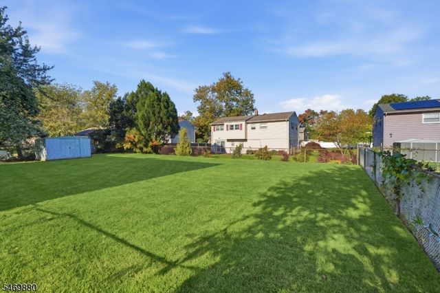 75 Tammy Pl, Woodbridge Twp., NJ 08830