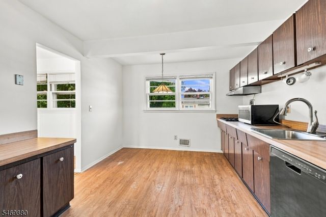 75 Tammy Pl, Woodbridge Twp., NJ 08830