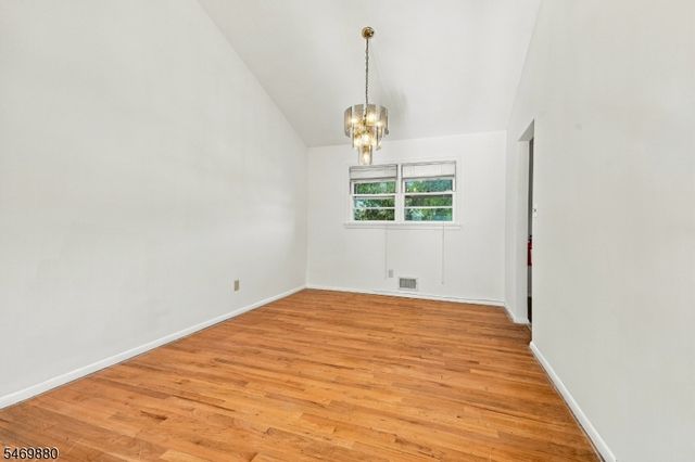 75 Tammy Pl, Woodbridge Twp., NJ 08830