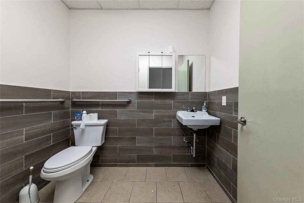 8810 J, Brooklyn, NY 11236 — photo 4