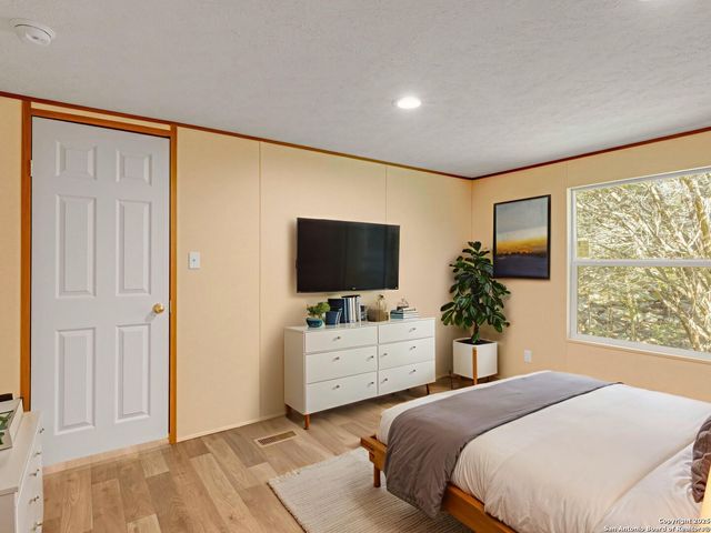 1230 Greenbriar, Canyon Lake, TX 78133