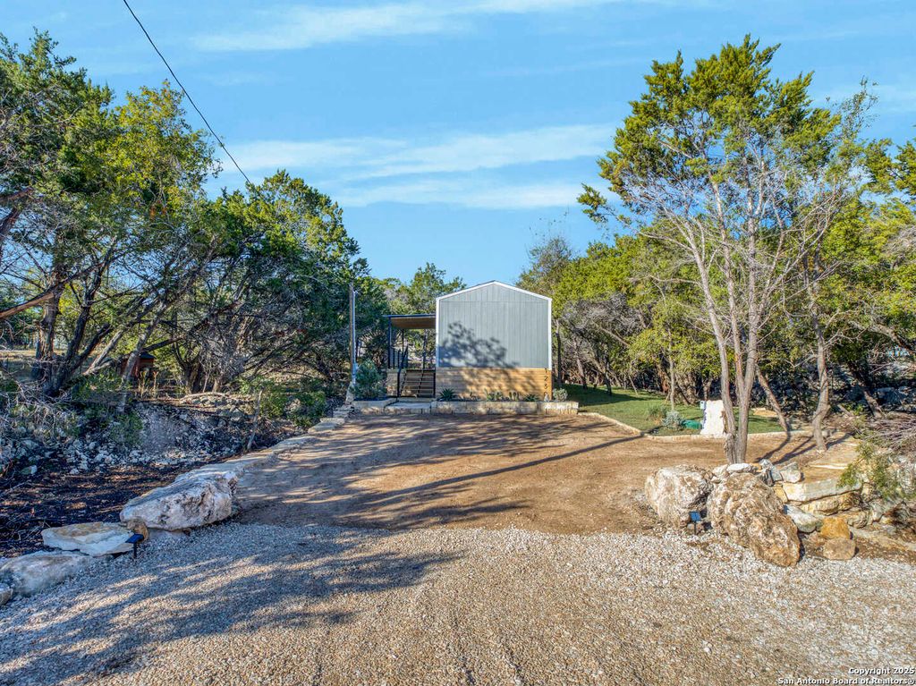 1230 Greenbriar, Canyon Lake, TX 78133