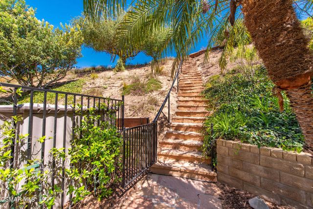 331 Briar Bluff Circle, Thousand Oaks, CA 91360