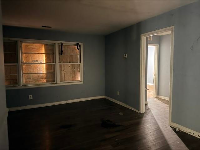 529 E SHELBY DR, Memphis, TN 38109