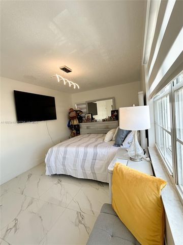 10795 SW 108th Ave 307, Miami, FL 33176