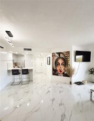 10795 SW 108th Ave 307, Miami, FL 33176