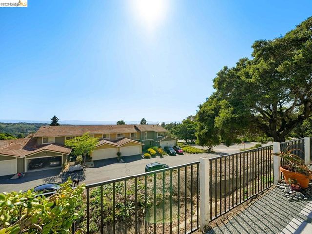 57 Thousand Oaks ST, Oakland, CA 94605