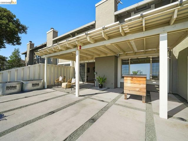 57 Thousand Oaks ST, Oakland, CA 94605