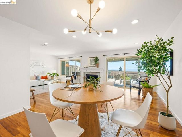 57 Thousand Oaks ST, Oakland, CA 94605