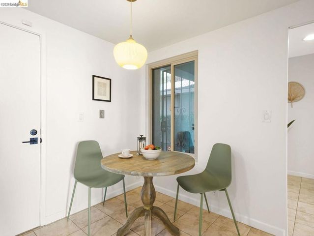 57 Thousand Oaks ST, Oakland, CA 94605