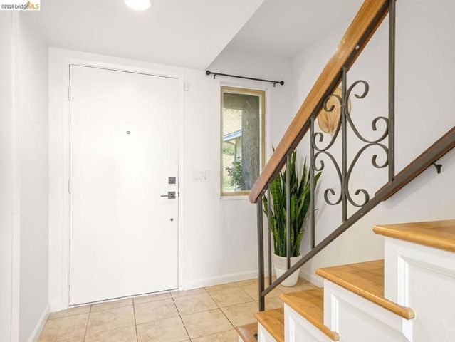 57 Thousand Oaks ST, Oakland, CA 94605