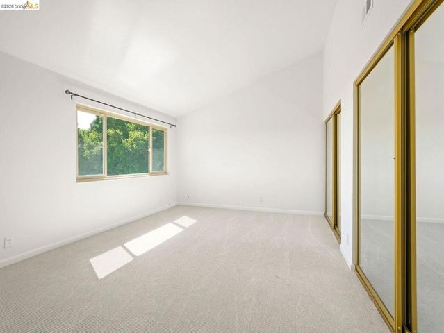 57 Thousand Oaks ST, Oakland, CA 94605