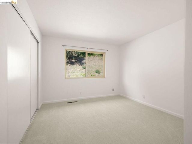 57 Thousand Oaks ST, Oakland, CA 94605