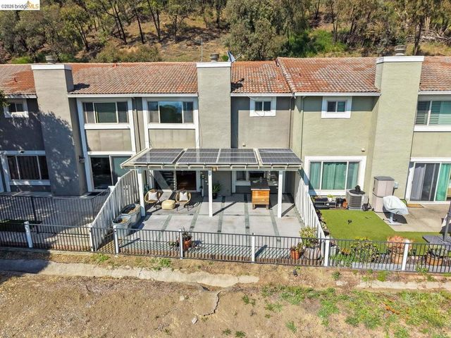 57 Thousand Oaks ST, Oakland, CA 94605