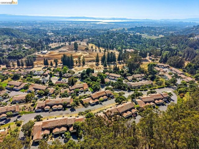 57 Thousand Oaks ST, Oakland, CA 94605