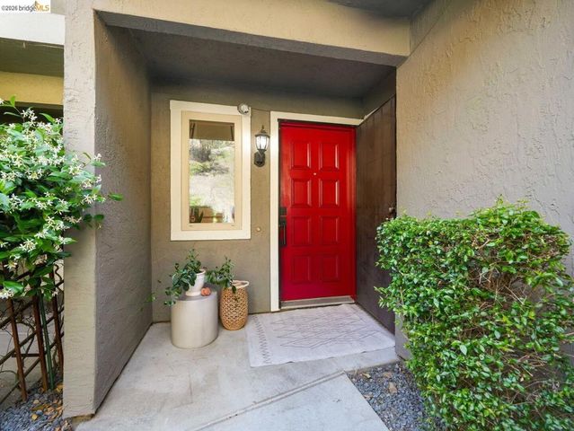 57 Thousand Oaks ST, Oakland, CA 94605