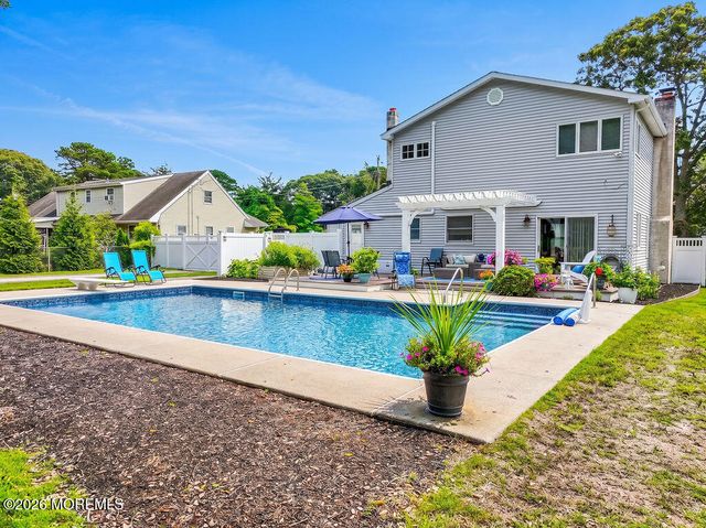 3 Pinehurst Drive, Little Egg Harbor, NJ 08087