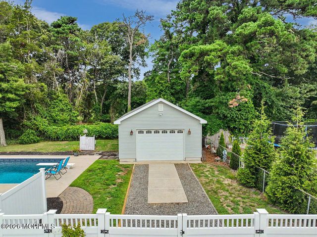 3 Pinehurst Drive, Little Egg Harbor, NJ 08087