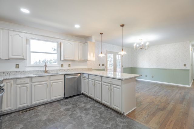 114 Mountain View Drive, Jasper, TN 37347