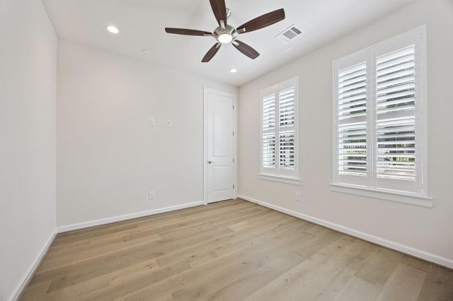 827 Dunleigh Meadows Lane Lane, Houston, TX 77055