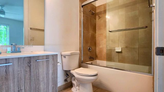 460 NE 35th Ct 5, Oakland Park, FL 33334