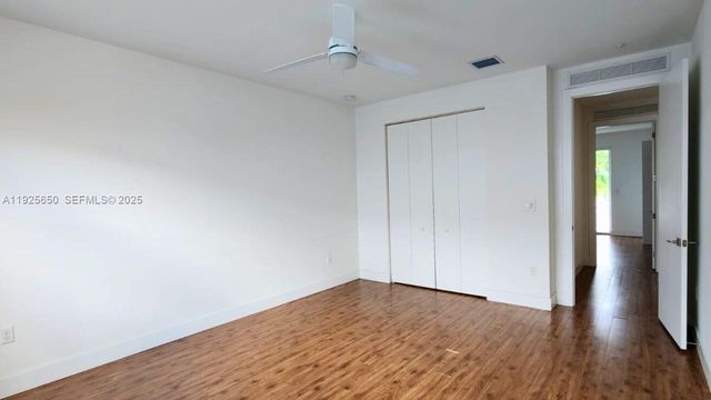 460 NE 35th Ct 5, Oakland Park, FL 33334