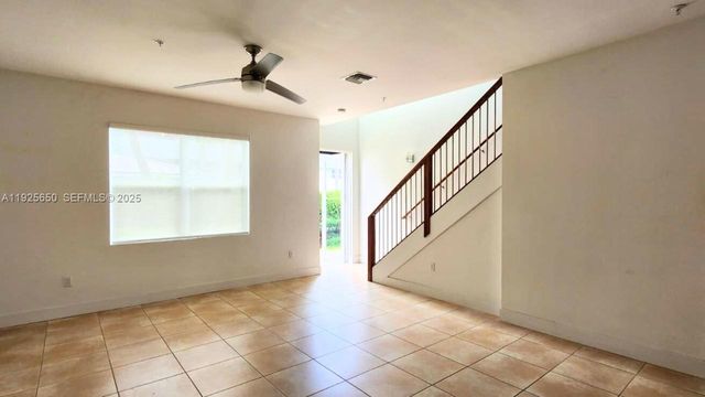 460 NE 35th Ct 5, Oakland Park, FL 33334