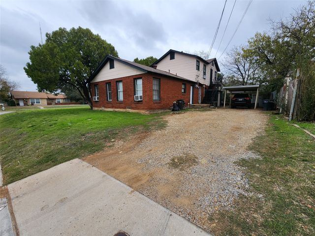 3700 Meadowbrook Drive, Fort Worth, TX 76103