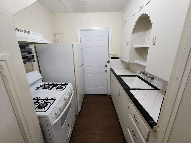 3700 Meadowbrook Drive, Fort Worth, TX 76103